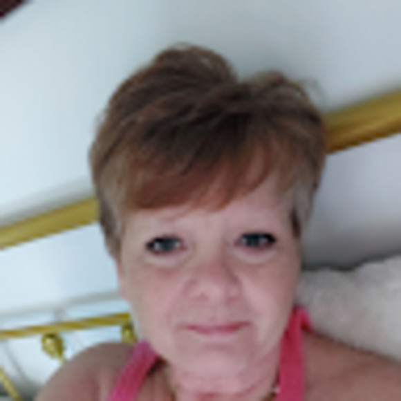 Meet your Posher, Laura - Picture 1 of 1